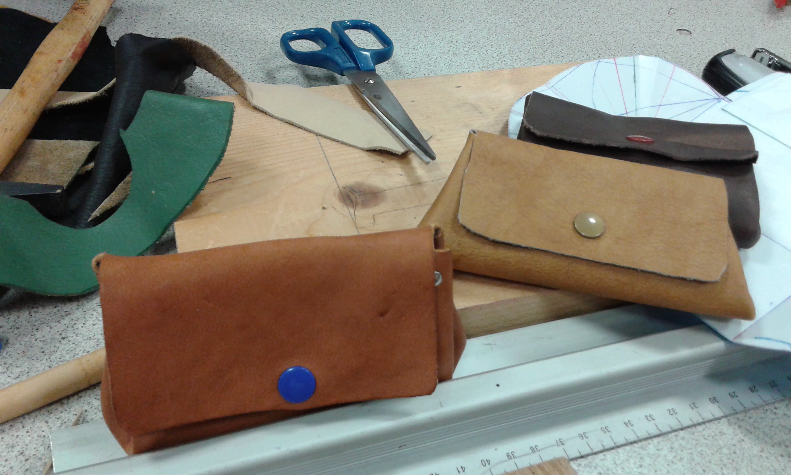Workshop manufacture leather wallet